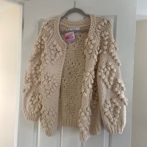 Chic Sweater with puff sleeves